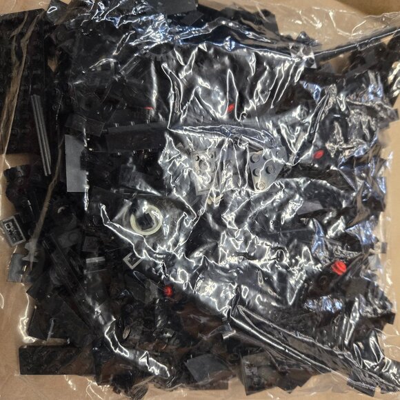 8 pounds Lego lots of vintage 1970's to some modern in locking Case - Picture 3 of 11